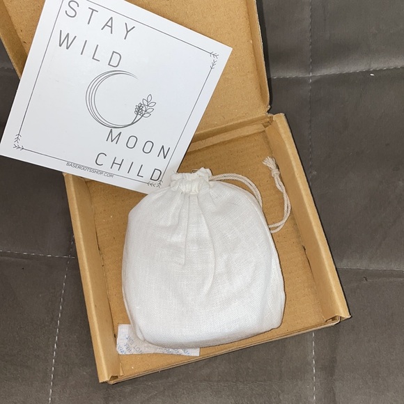 Base Roots Boho Metal Moon Banner Chain - Picture 3 of 3